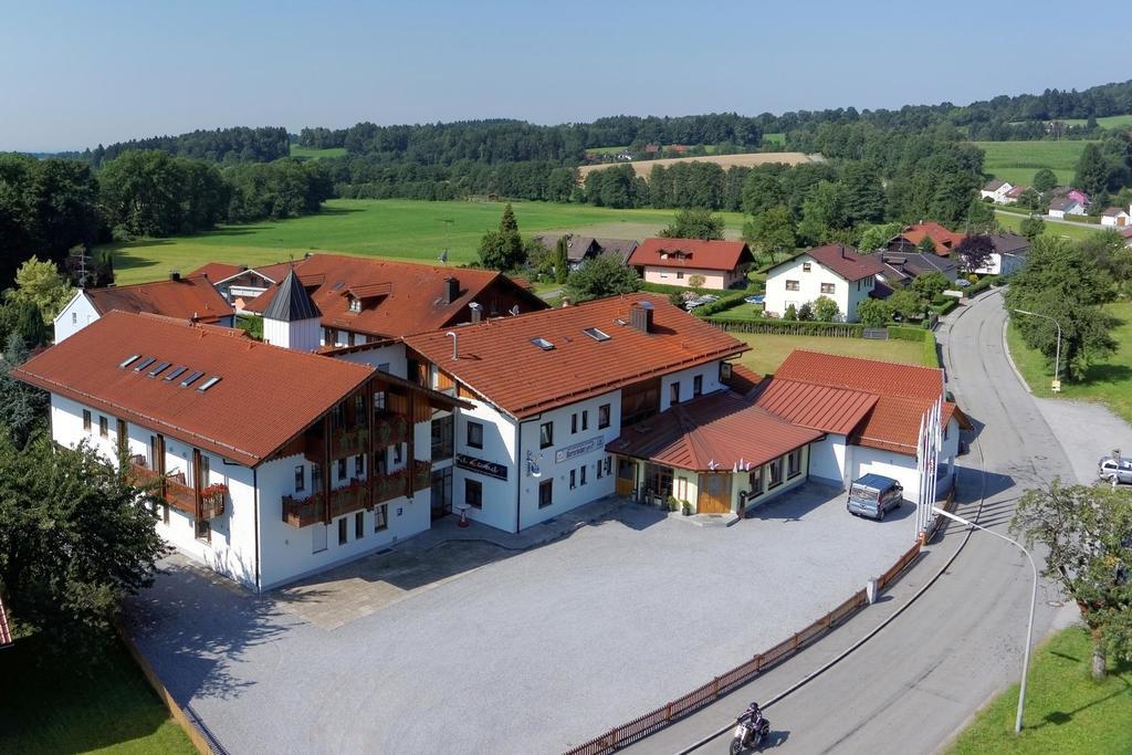 Hotel Bernrieder Hof Esterno foto