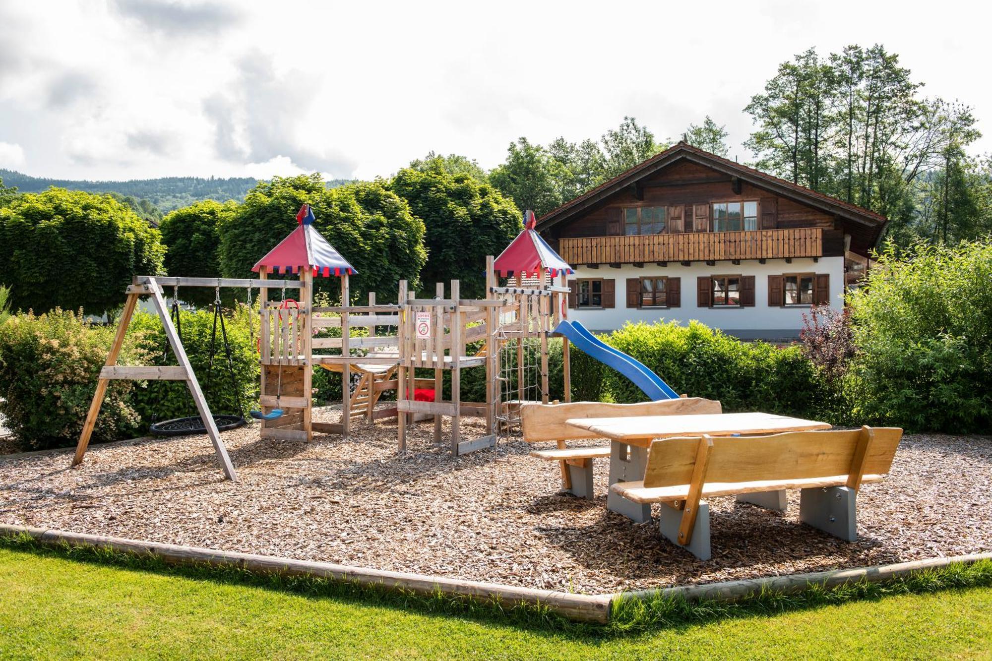 Hotel Bernrieder Hof Esterno foto